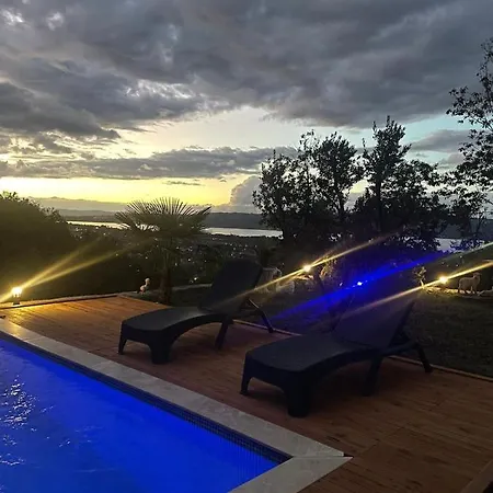Tansuitbungalov